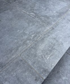 Alternative view of Traptreden Belgisch Hardsteen