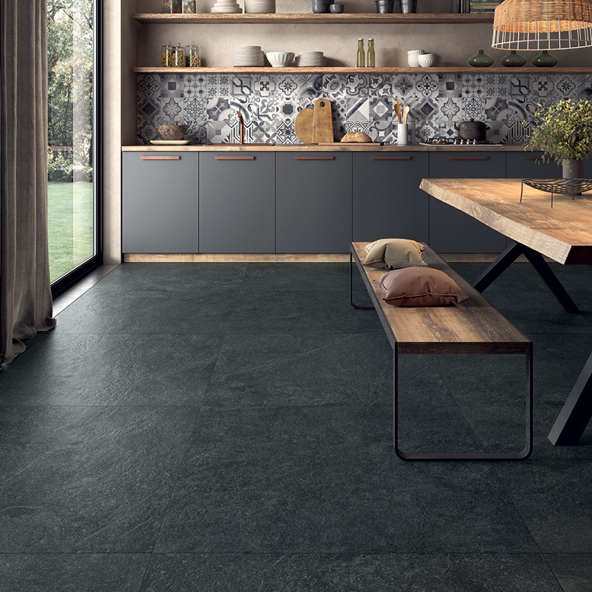 Pietra Antica Black